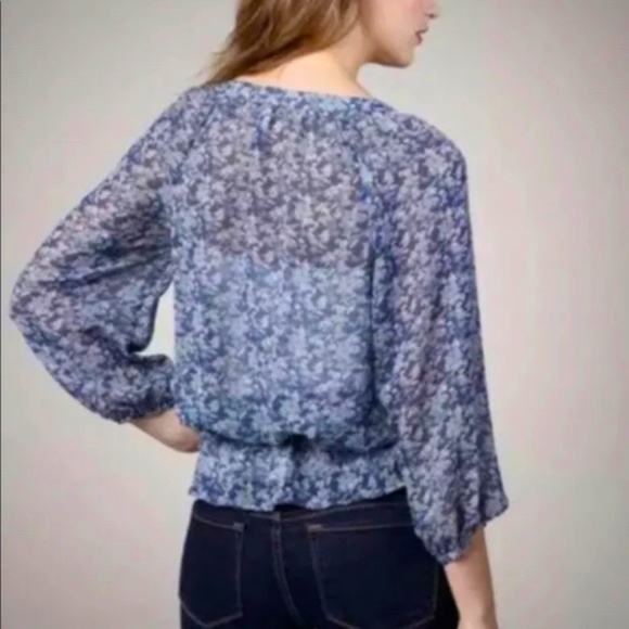 Joie Louvre 100% Silk Blue Floral Faux Wrap V Neck Blouse Size Large - Picture 11 of 11